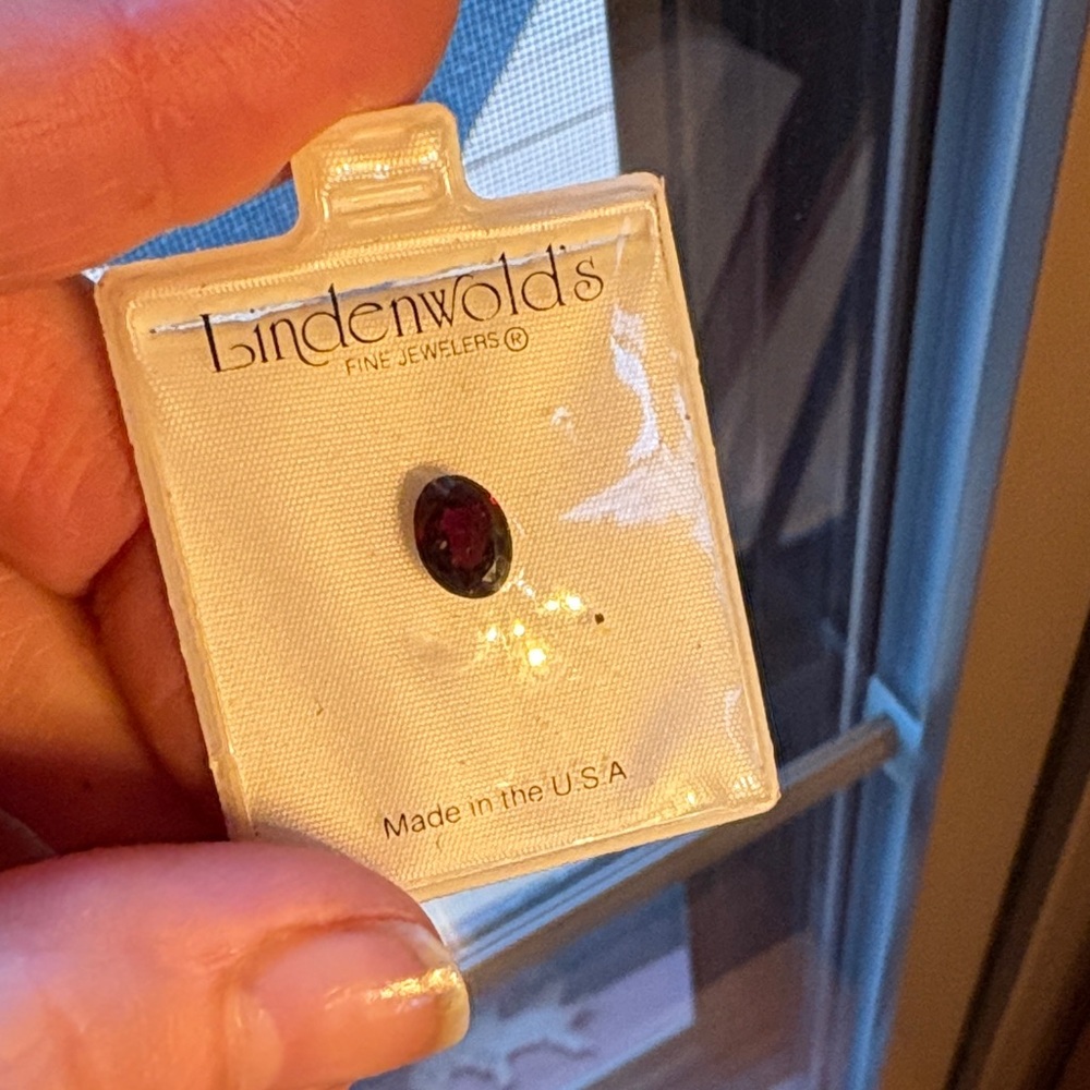 Lindenwold's Fine Jewelers Pyrope Garnet Loose Gemstone red